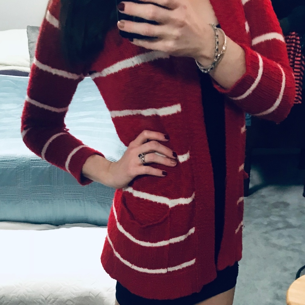 red/white long cardigan sweater with pockets